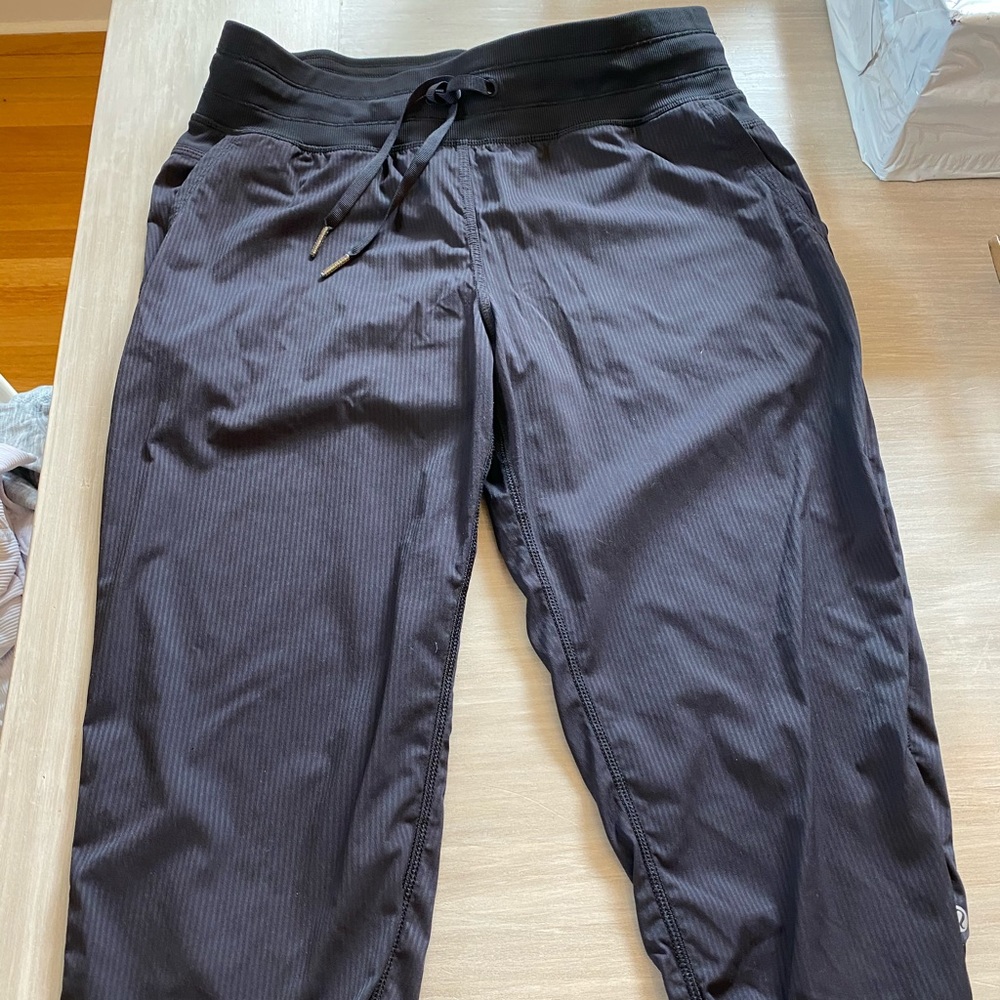 Lululemon cropped dance pant 8